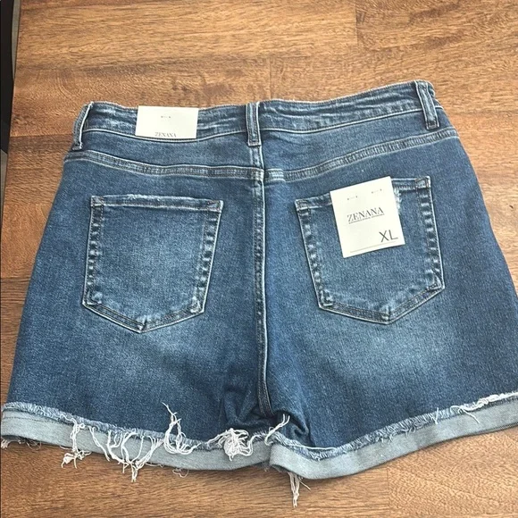 Zenana Outfitters Blue Jean Shorts Distressed Style - Picture 2 of 2